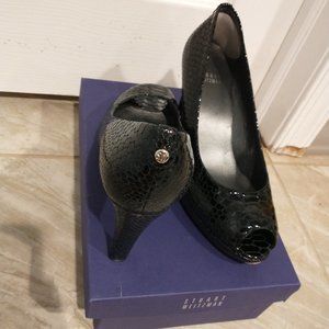 Stuart Weitzman heel